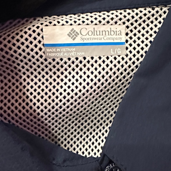 Columbia Men's Dark Blue Casual Shirt - Picture 3 of 3